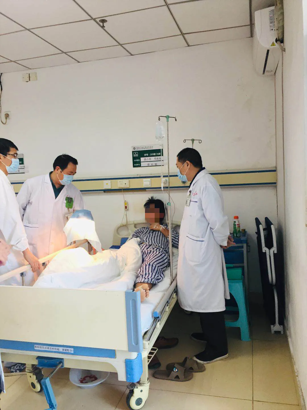 手指被工地机器压断 医生连夜奋战11个小时成功接回