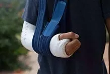 为什么骨折以前打个石膏,现在却要病人“遭罪”打钢板?